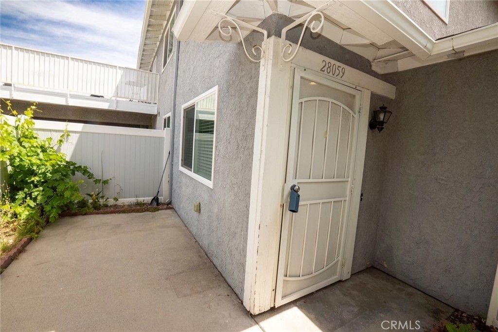 28059 Robin, Saugus, CA 91350 Main Photo