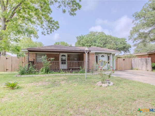 2903 Gayle Street , Victoria, TX 77901
