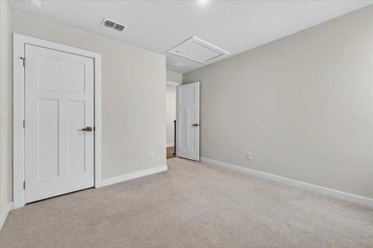 149 Country Oaks Lane Photo 31