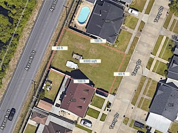 824 TERRY Drive , Arabi, LA 70032