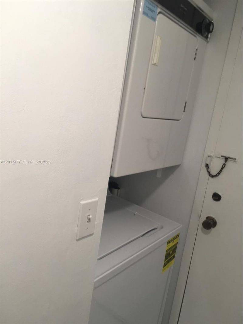 77 Crandon Blvd , Unit 2E, Key Biscayne, FL 33149 Photo