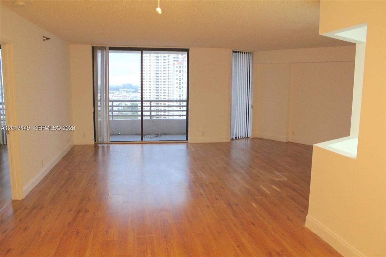 3300 NE 191st St, Unit 1903, Aventura, FL 33180 Photo