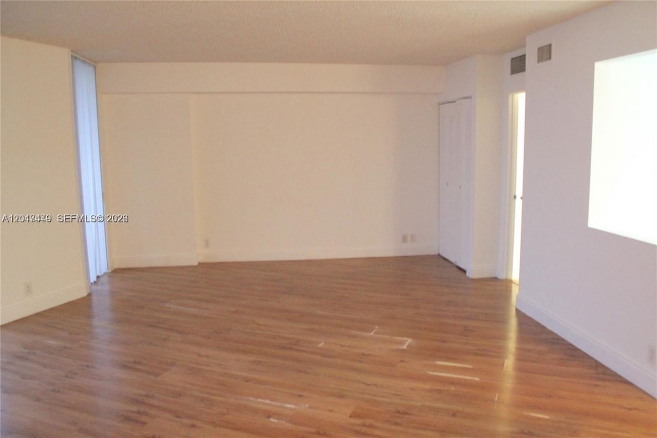 3300 NE 191st St, Unit 1903, Aventura, FL 33180 Photo