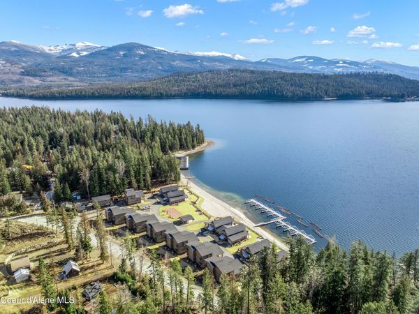 56 Palouse DR , Unit B9, Nordman, ID 83848