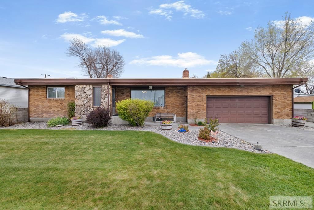 33 S 5th W, Rexburg, ID 83440 Main Photo