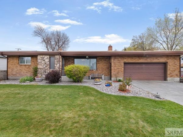 33 S 5th W, REXBURG, ID 83440