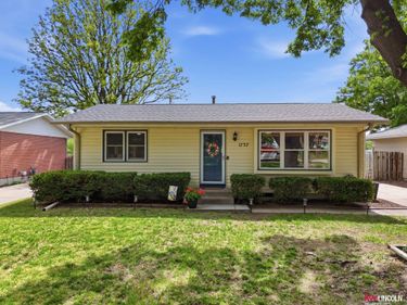 1737 Deweese Drive , Lincoln, NE 68504