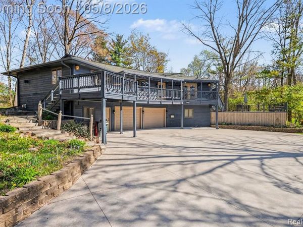 9277 Graytrax Road, Grand Blanc Twp, MI 48439