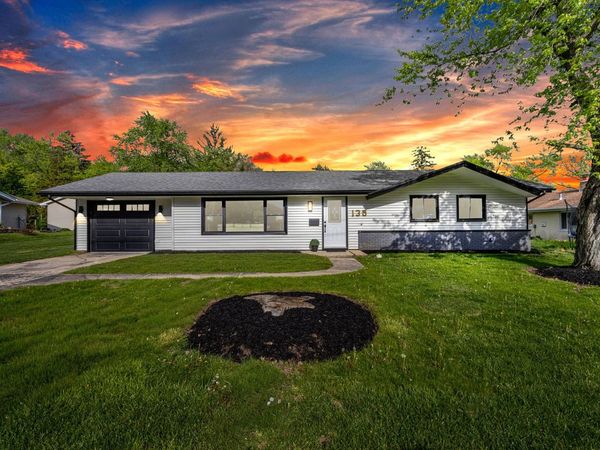 135 S Walnut Lane , Schaumburg, IL 60193