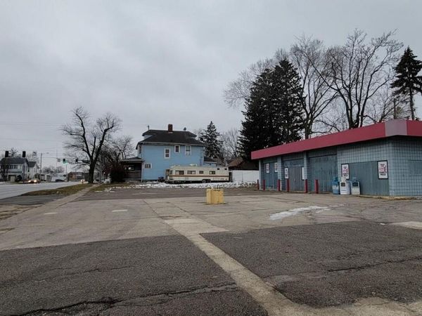 111 E Lincolnway, LaPorte, IN 46350