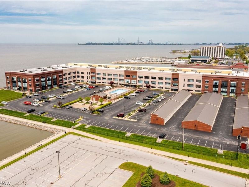 401 W Shoreline Drive, Unit 102, Sandusky, OH 44870 Photo 2