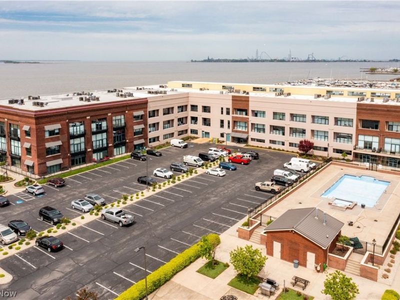 401 W Shoreline Drive, Unit 102, Sandusky, OH 44870 Photo 3