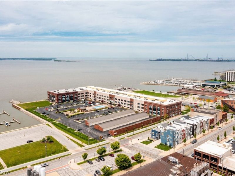 401 W Shoreline Drive, Unit 102, Sandusky, OH 44870 Photo 4