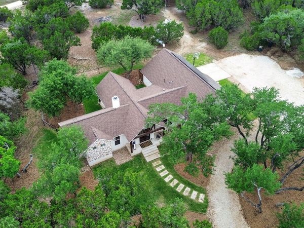 270 Rambling Oaks DR, Wimberley, TX 78676