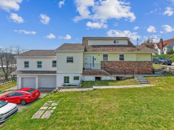 932 Gaskill Avenue, Jeannette, PA 15644