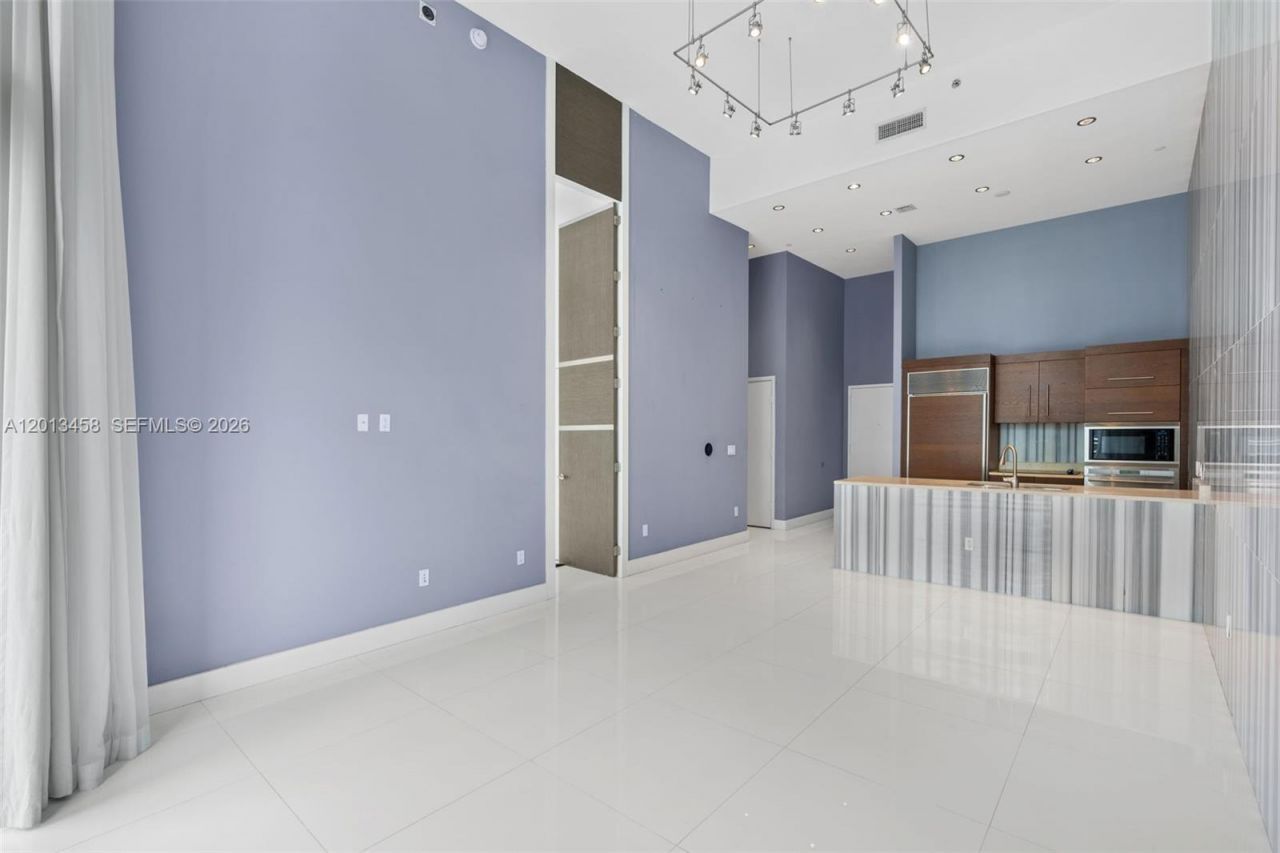 475 Brickell Ave , Unit 2812, Miami, FL 33131 Photo