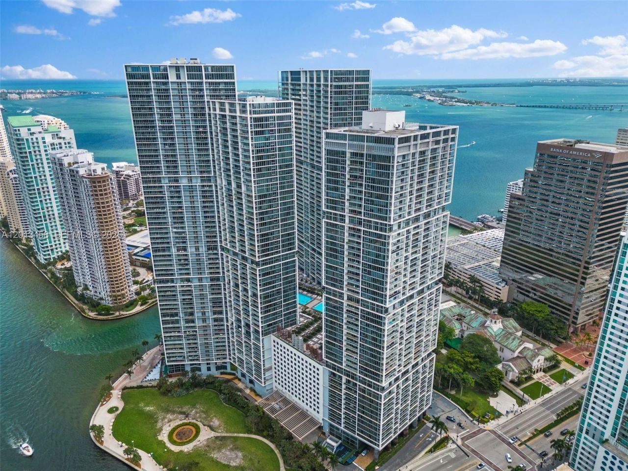 475 Brickell Ave , Unit 2812, Miami, FL 33131 Photo