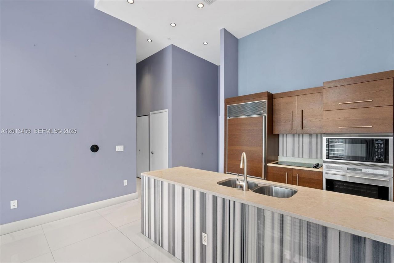 475 Brickell Ave , Unit 2812, Miami, FL 33131 Photo