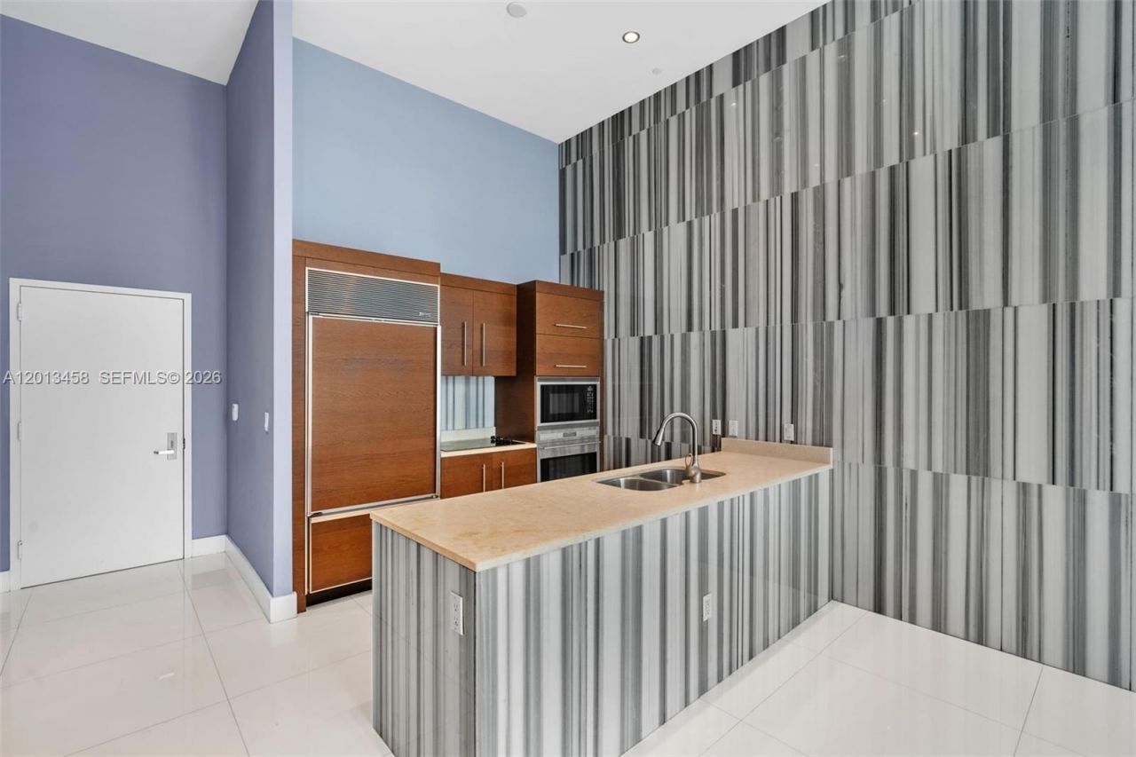 475 Brickell Ave , Unit 2812, Miami, FL 33131 Photo