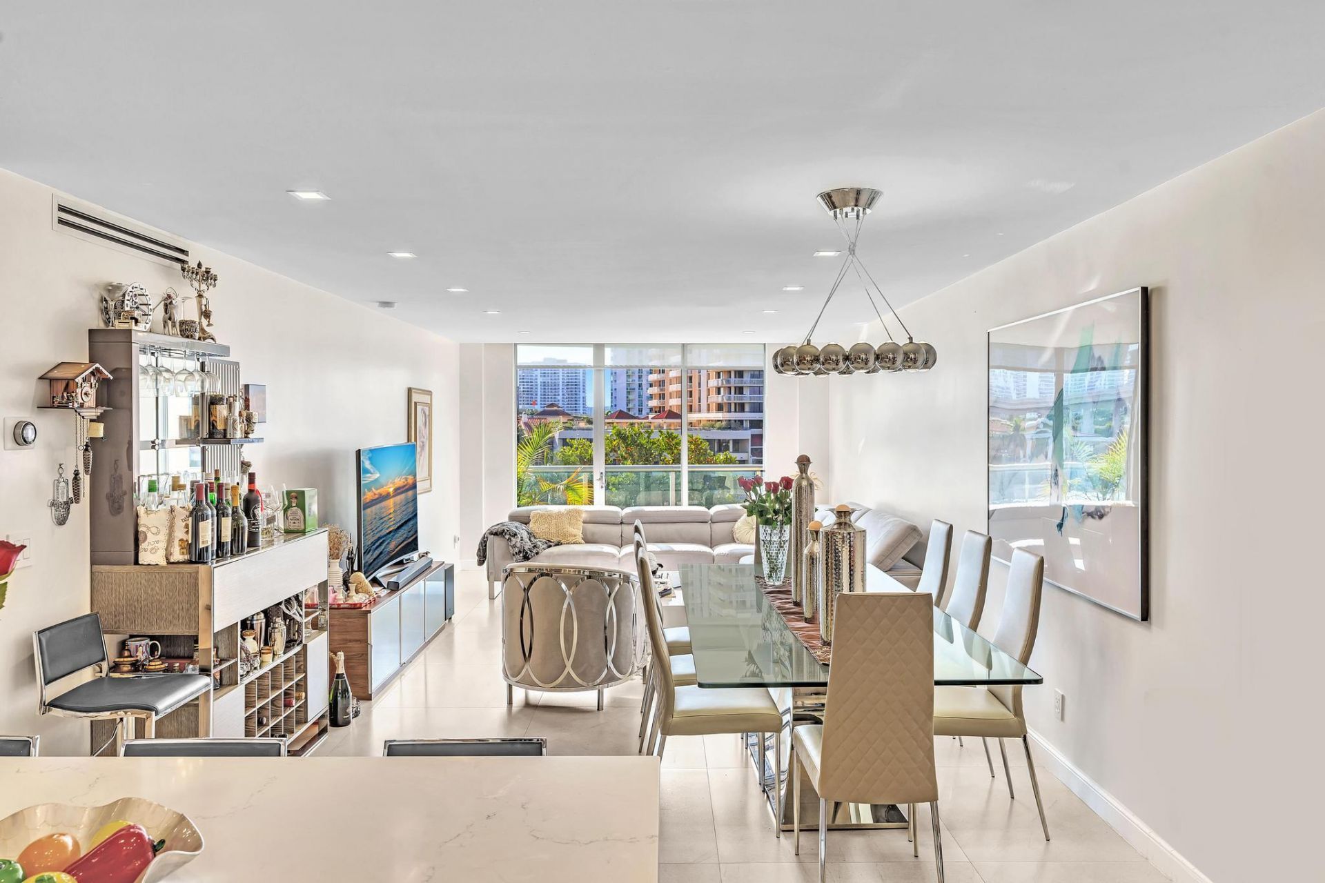 19390 Collins Avenue, Unit 421, Sunny Isles Beach, FL 33160 Photo