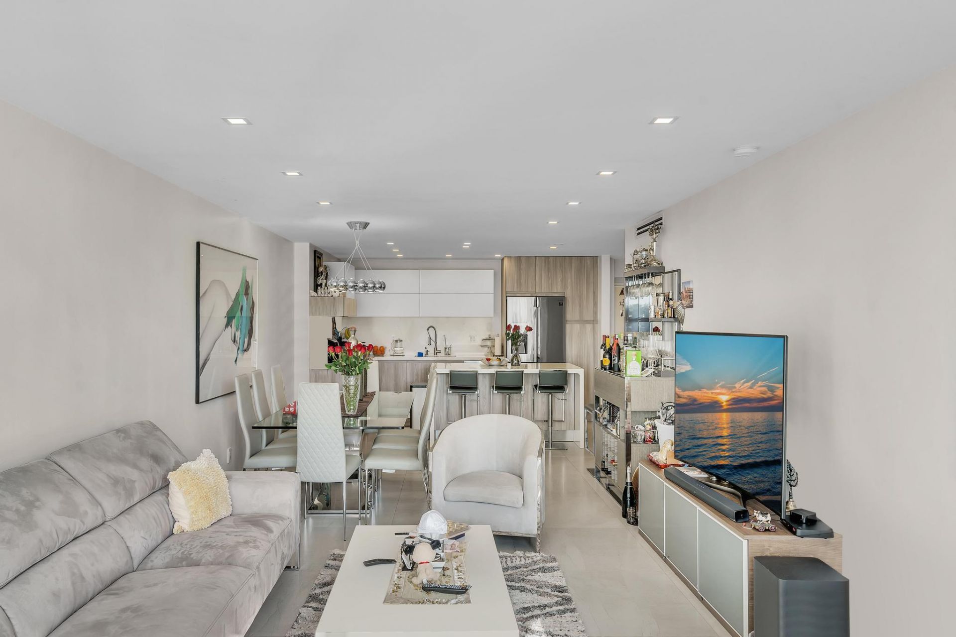 19390 Collins Avenue, Unit 421, Sunny Isles Beach, FL 33160 Photo