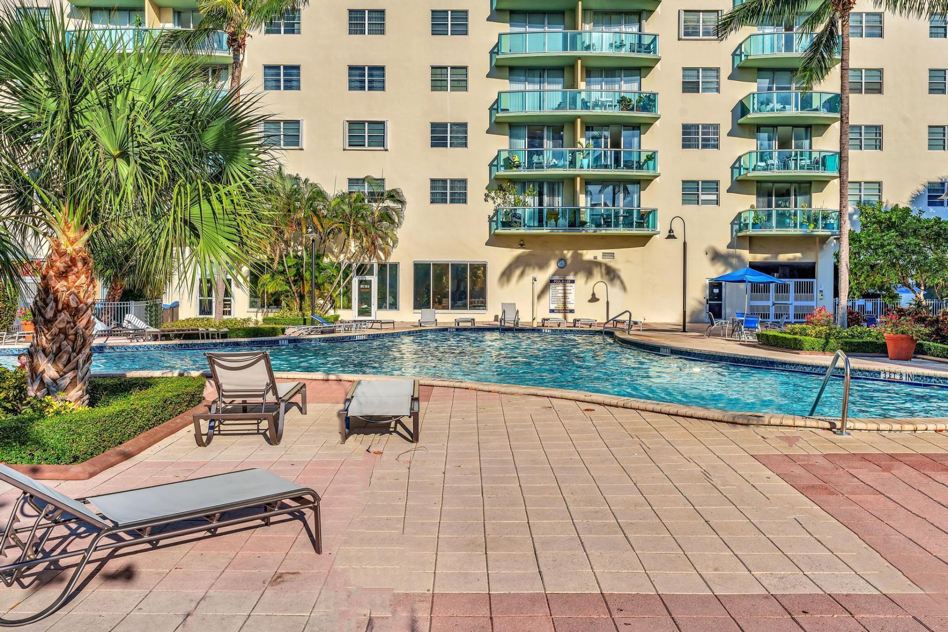 19390 Collins Avenue, Unit 421, Sunny Isles Beach, FL 33160 Photo