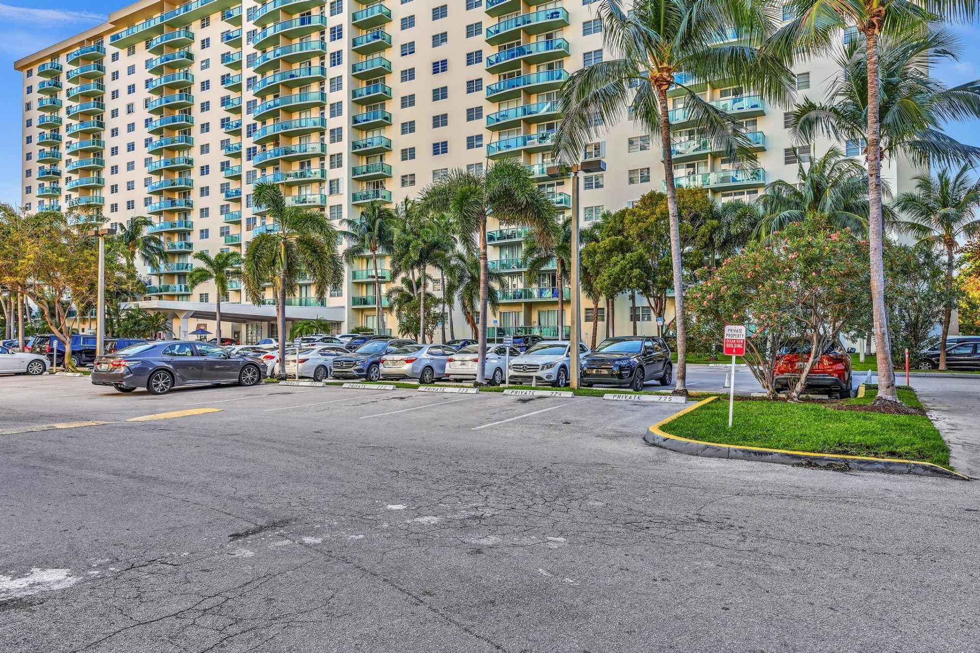 19390 Collins Avenue, Unit 421, Sunny Isles Beach, FL 33160 Photo