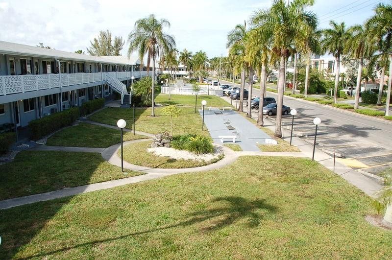600 Layne Boulevard, Unit 201, Hallandale Beach, FL 33009 Photo