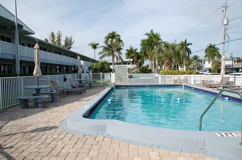 600 Layne Boulevard, Unit 201, Hallandale Beach, FL 33009 Photo