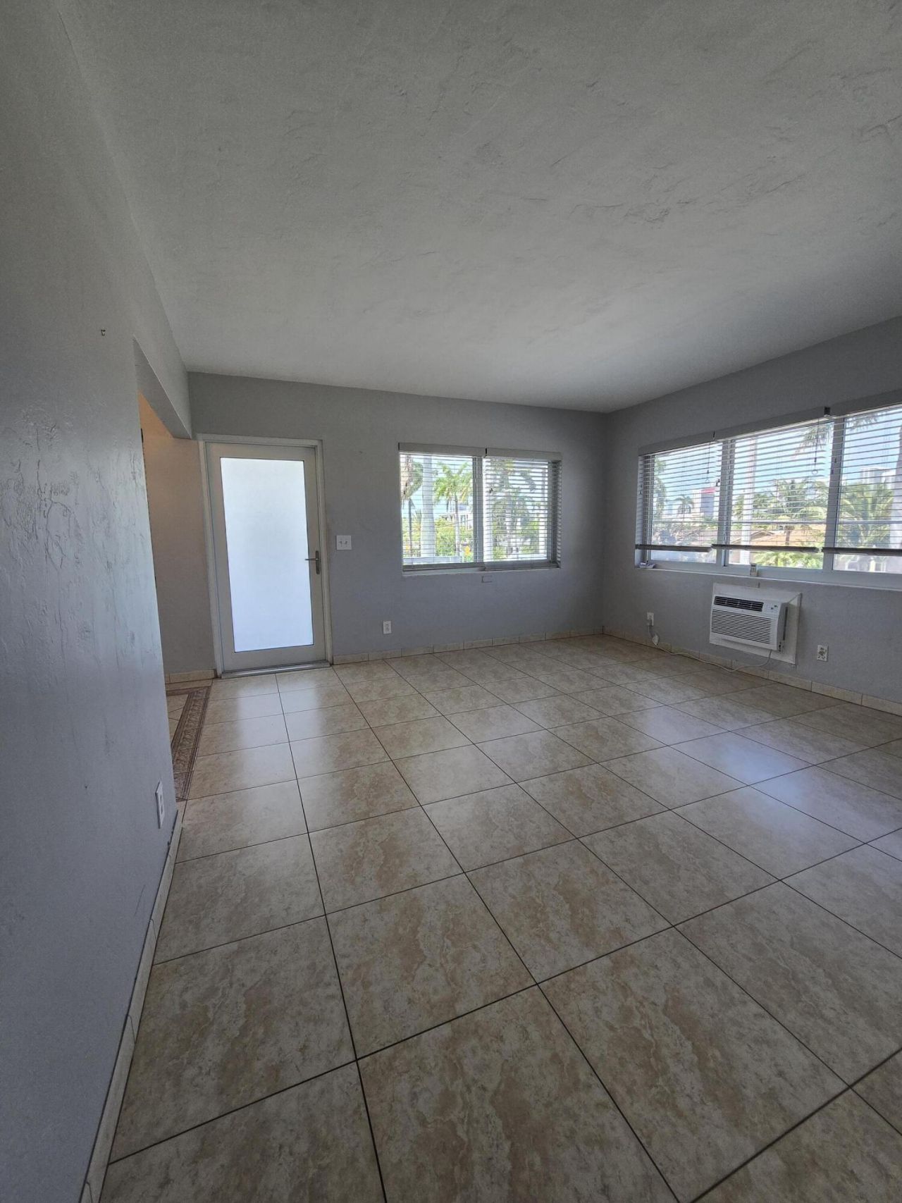 600 Layne Boulevard, Unit 201, Hallandale Beach, FL 33009 Photo