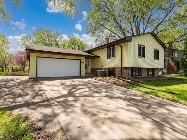 738 County Road B E, Maplewood, MN 55117