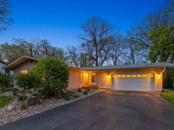 2119 Violet Lane, New Brighton, MN 55112