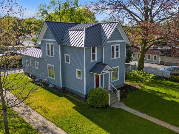 105 Hillsdale Street, Hillsdale, MI 49242