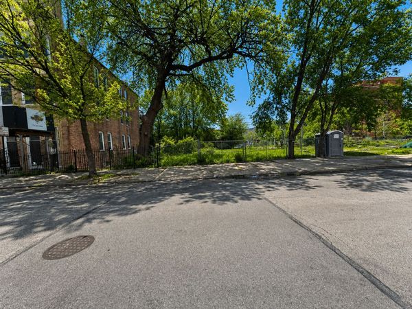 929 W Cullerton Street , Chicago, IL 60608