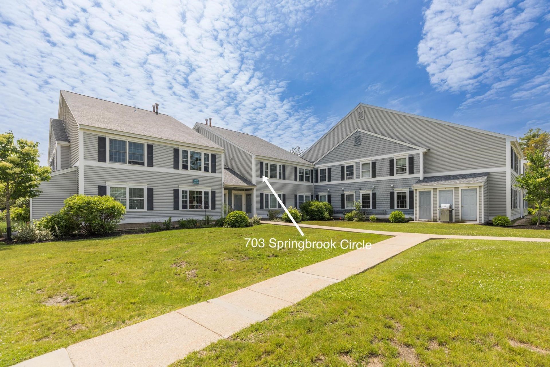 703 Springbrook Circle, Portsmouth, NH 03801 Main Photo