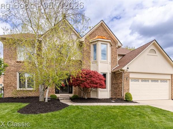 16497 Evelyn Drive, Macomb Twp, MI 48042