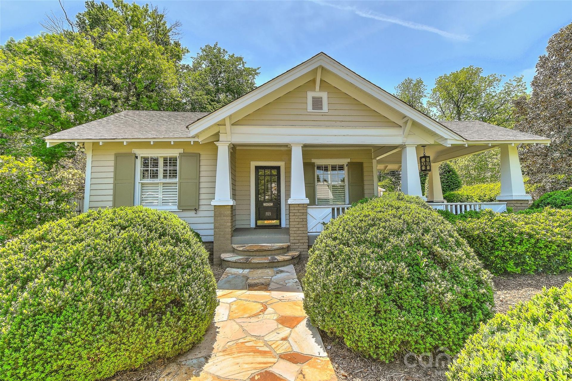 321 Circle Avenue, Charlotte, NC 28207 Main Photo
