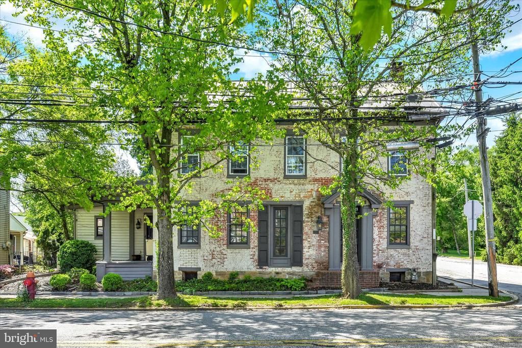 221 LINCOLN WAY W , NEW OXFORD, PA 17350