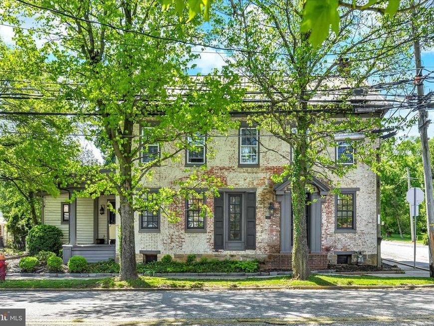 221 Lincoln Way W , New Oxford, PA 17350 Main Photo