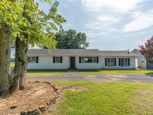 6415 N Highway 96, Lavaca, AR 72941