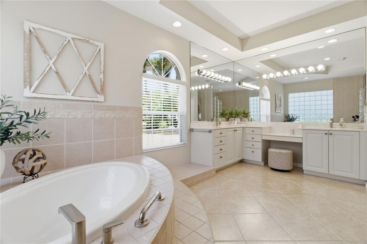 8309 Grosvenor Court, Bradenton, FL 34201 Photo