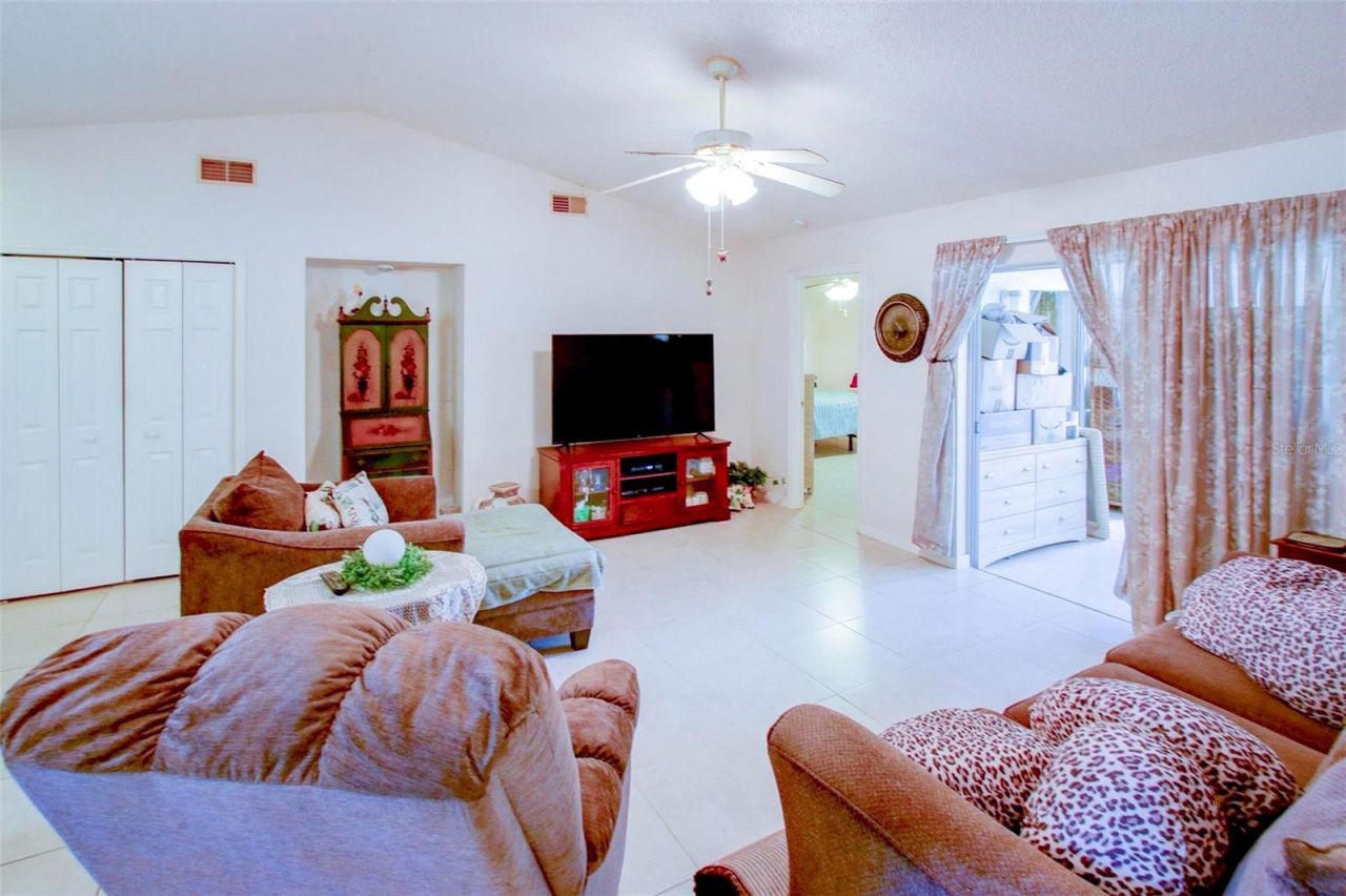7403 Heather Walk Drive, Weeki Wachee, FL 34613 Photo