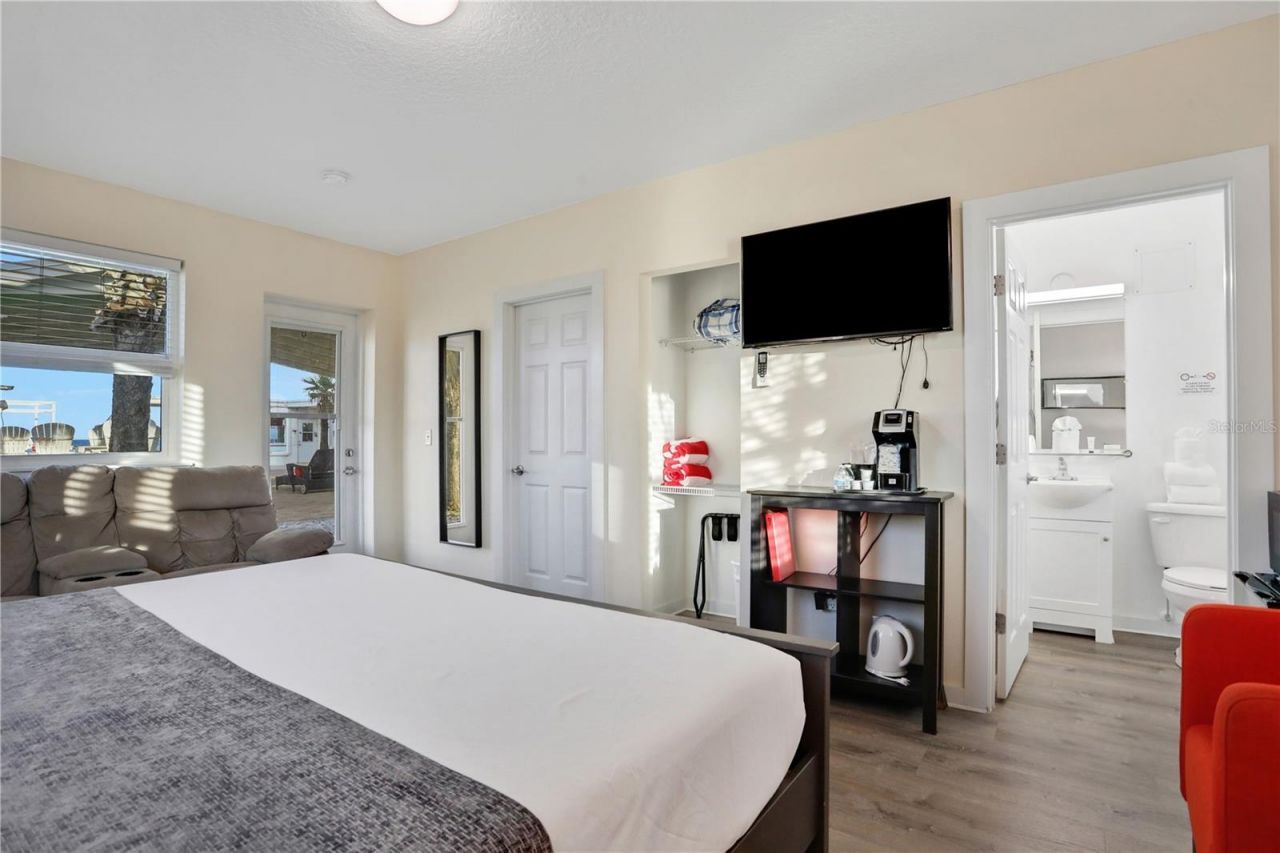 1204 S Ocean Shore Boulevard, Flagler Beach, FL 32136 Photo