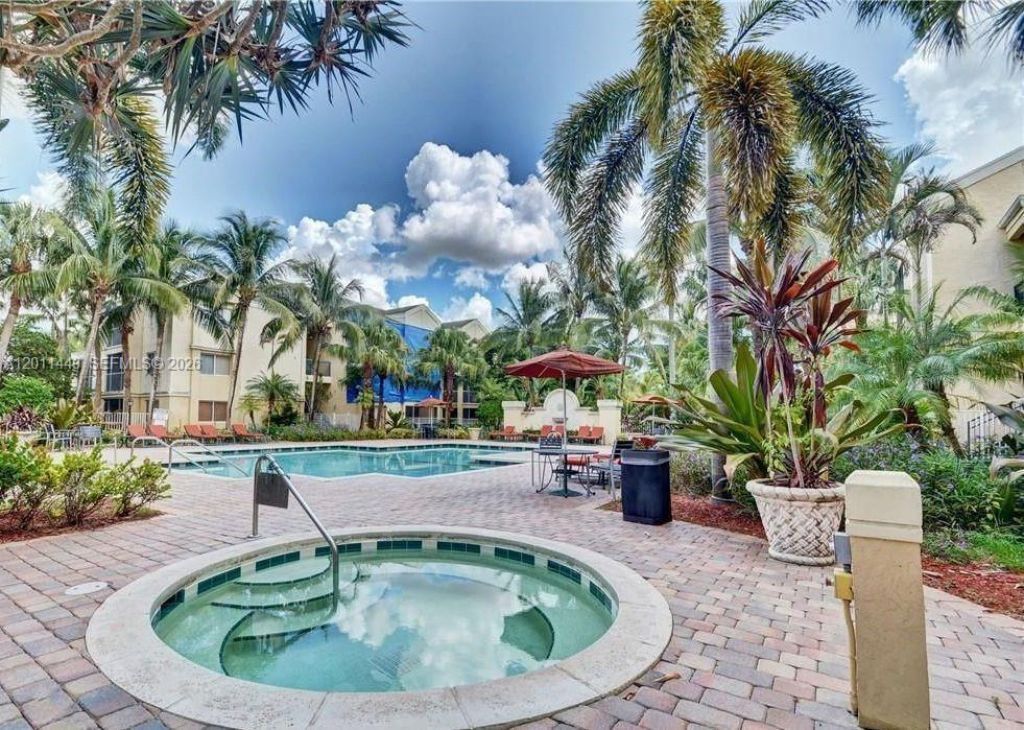 5686 Rock Island Rd , Unit 127, Tamarac, FL 33319 Photo