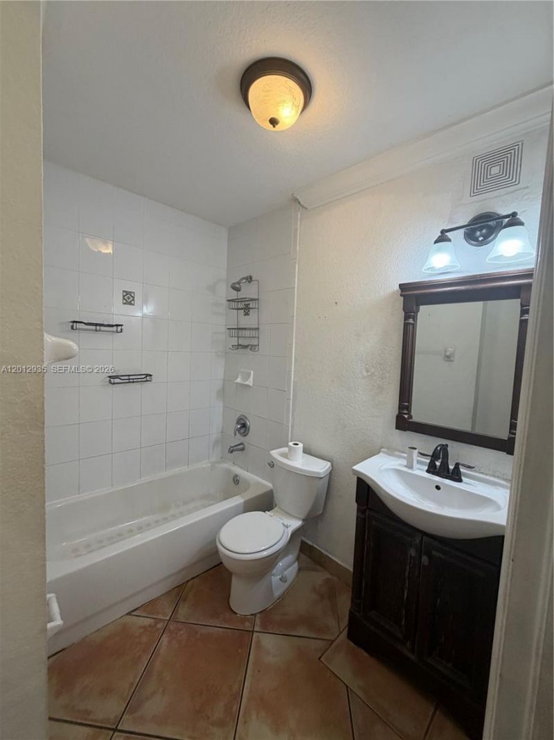 8435 NW 189th Ln, Unit 1403, Hialeah, FL 33015 Photo