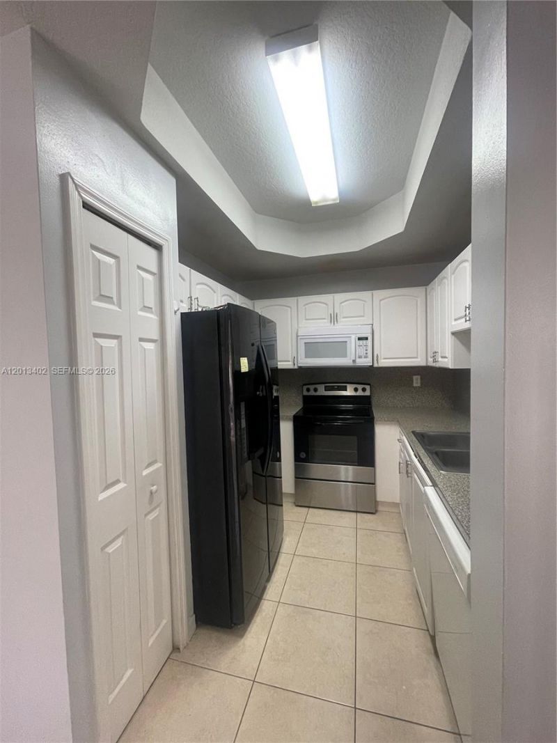 10666 SW 7th St , Unit 2106, Pembroke Pines, FL 33025 Photo
