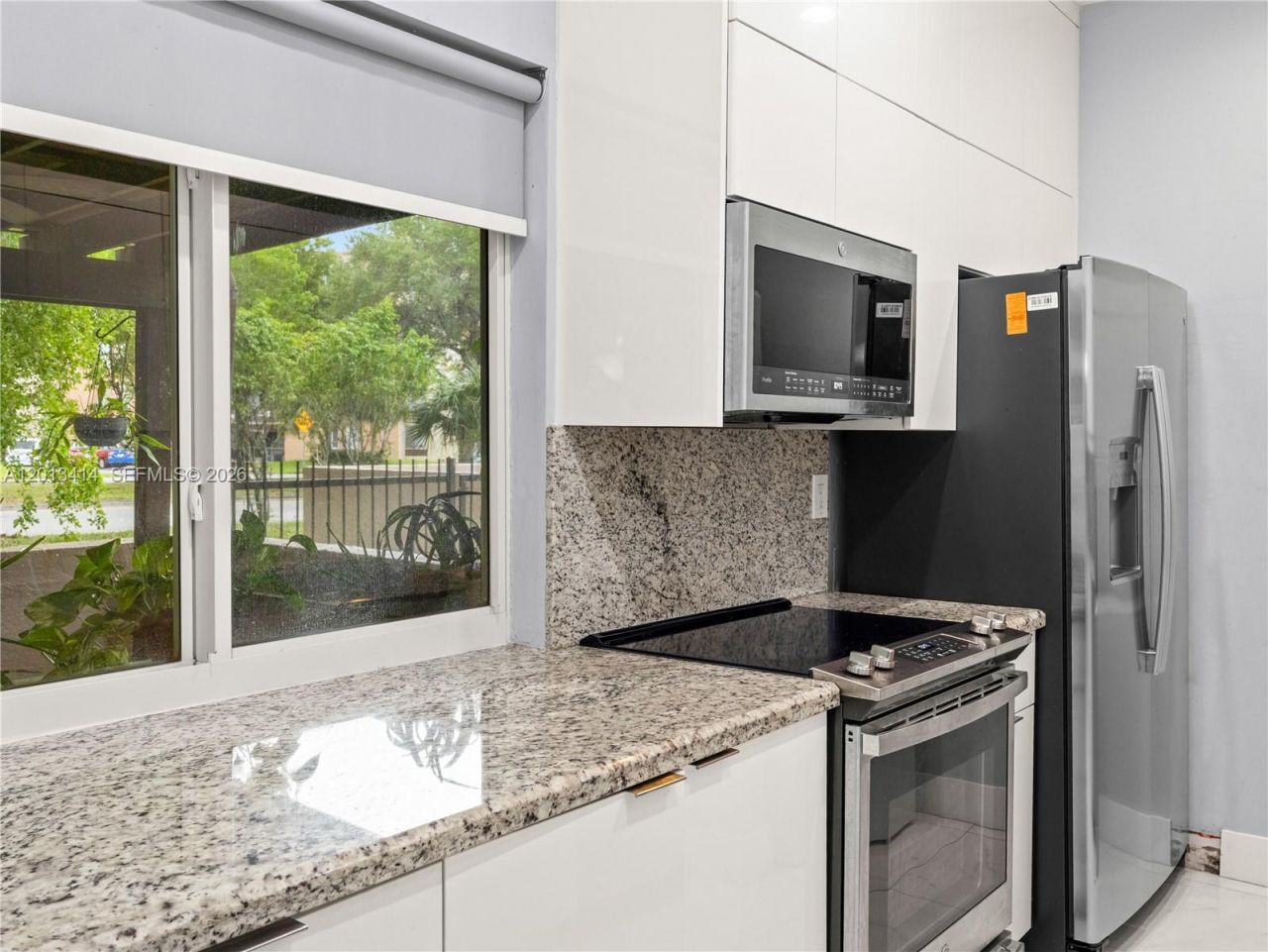 9133 Fontainebleau Blvd , Unit 8, Miami, FL 33172 Photo