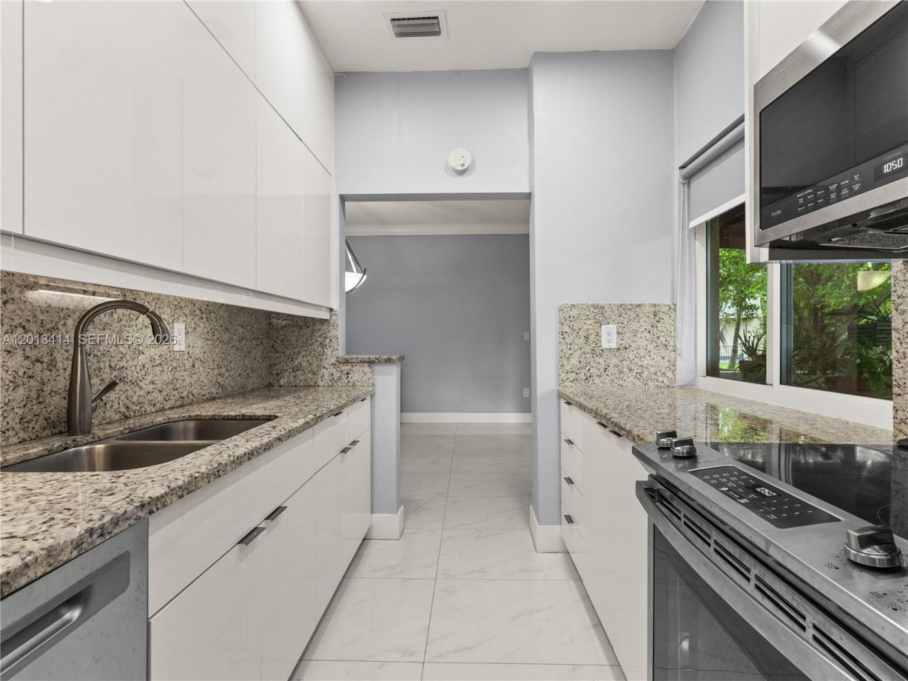 9133 Fontainebleau Blvd , Unit 8, Miami, FL 33172 Photo