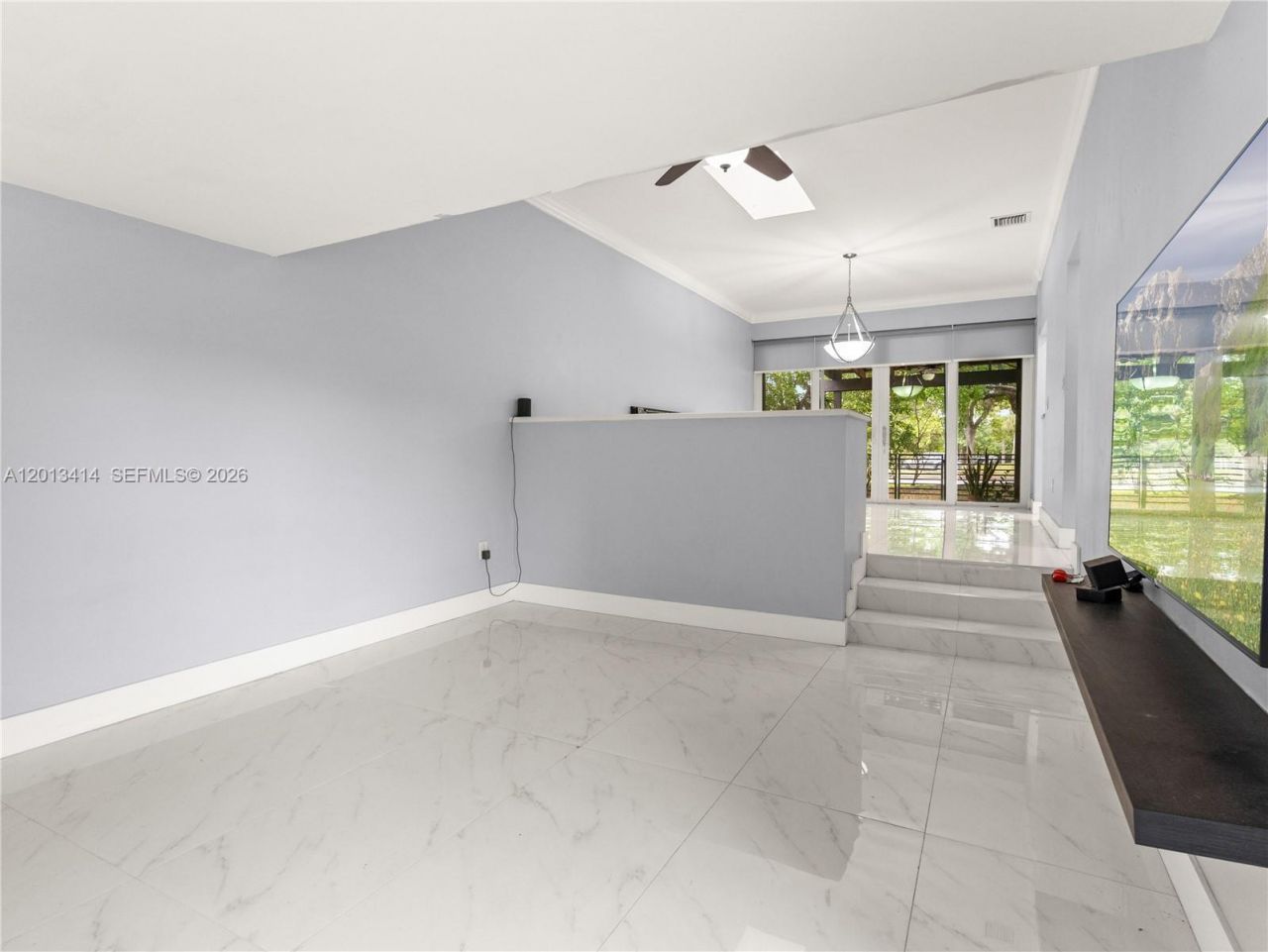 9133 Fontainebleau Blvd , Unit 8, Miami, FL 33172 Photo