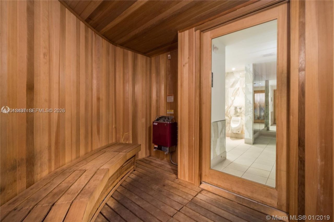 110 Washington Ave , Unit 1710, Miami Beach, FL 33139 Photo